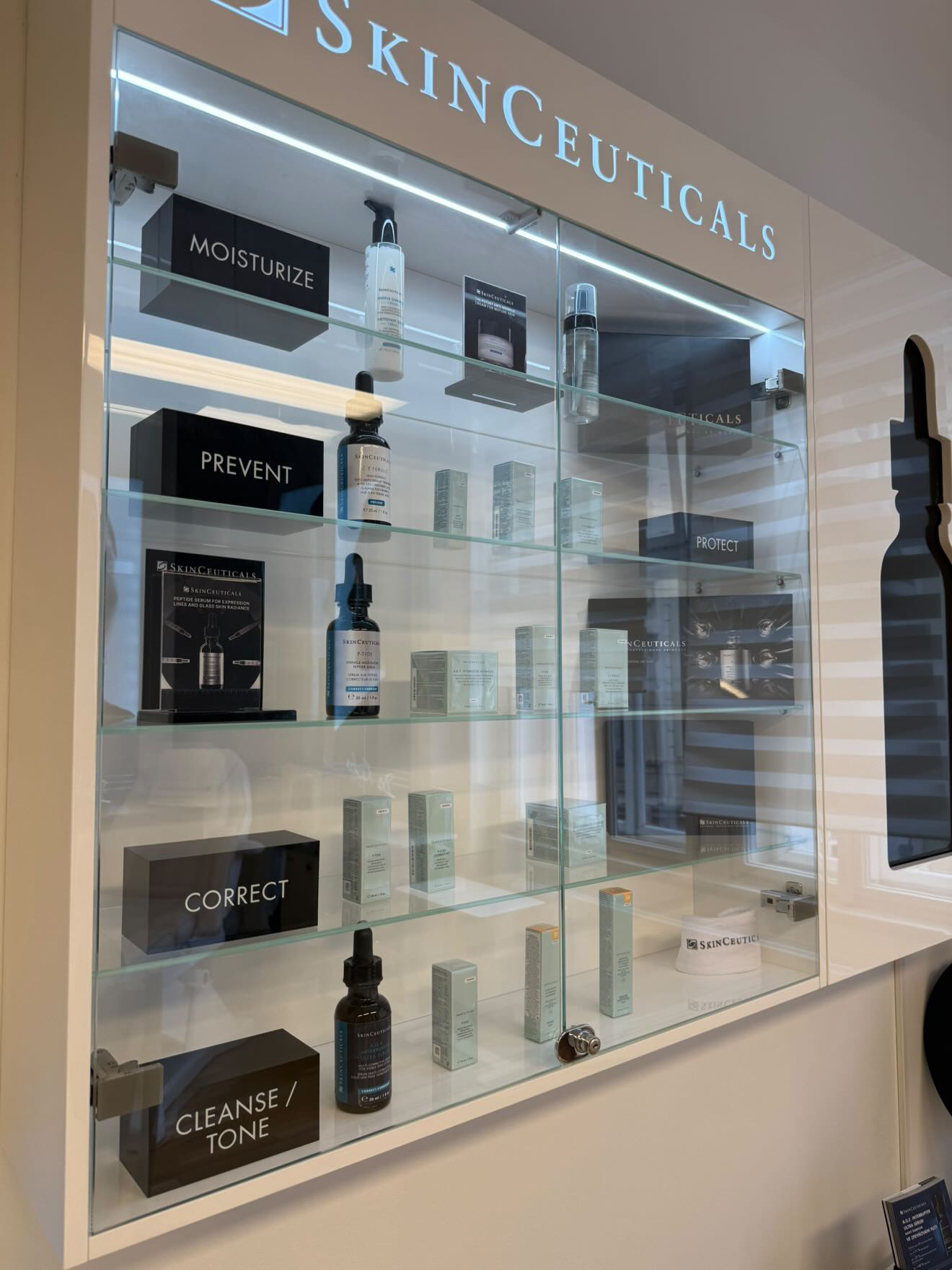 SkinKick Clinic interior